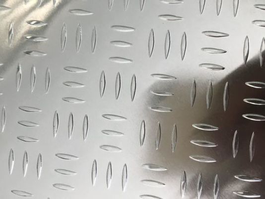 Antislip-Checker Wärmedämmung Anodisiertes Stuck geprägte Diamant Aluminiumplatte für den Boden